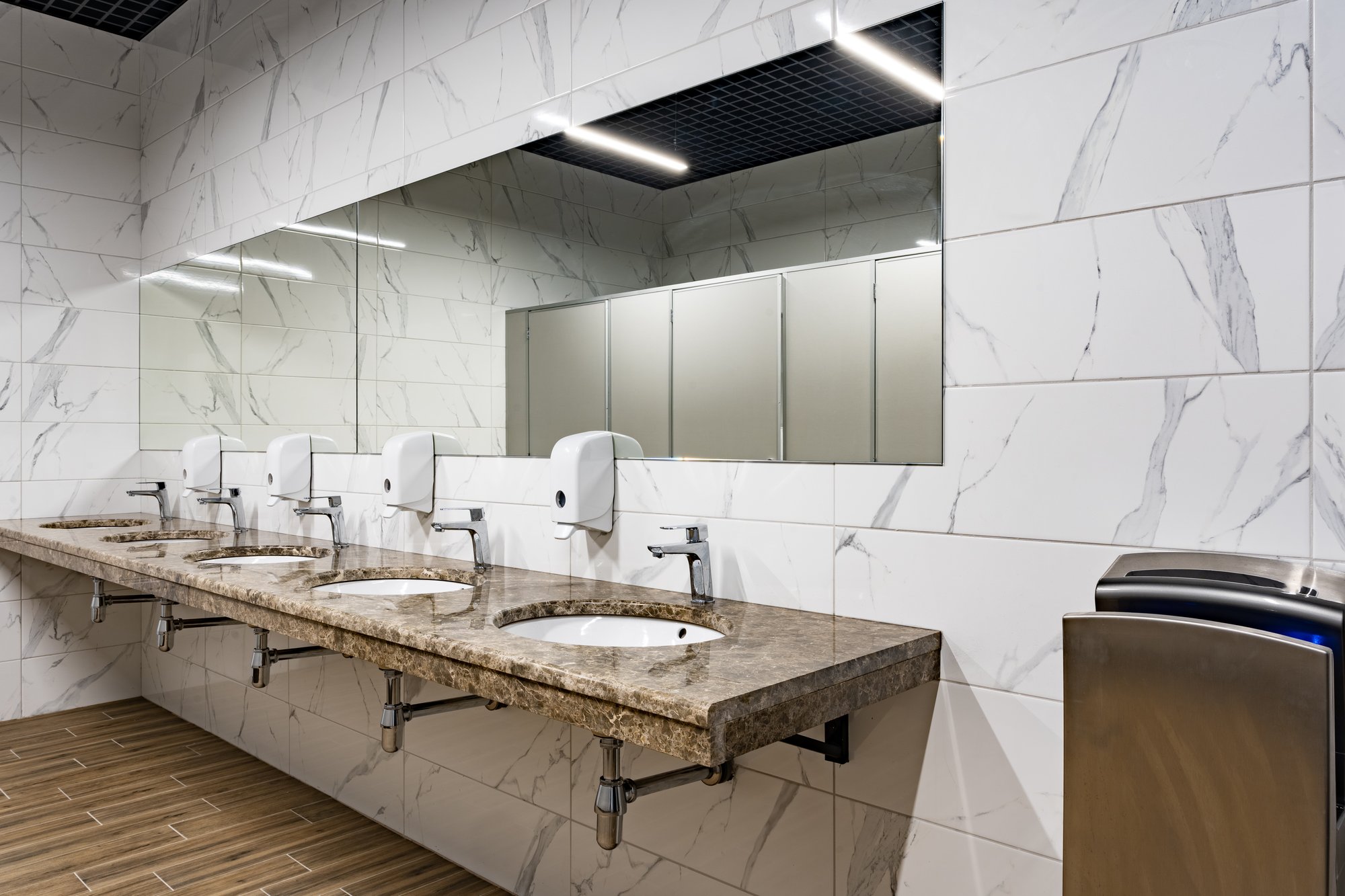 modern-sinks-with-mirror-in-public-toilet-2025-02-24-22-05-18-utc